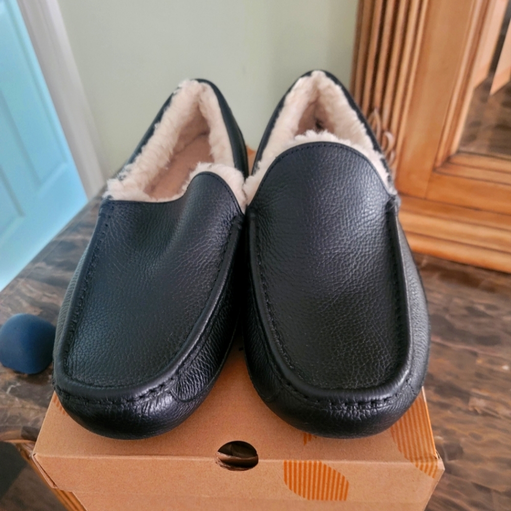 Ugg leather loafers size 11 black